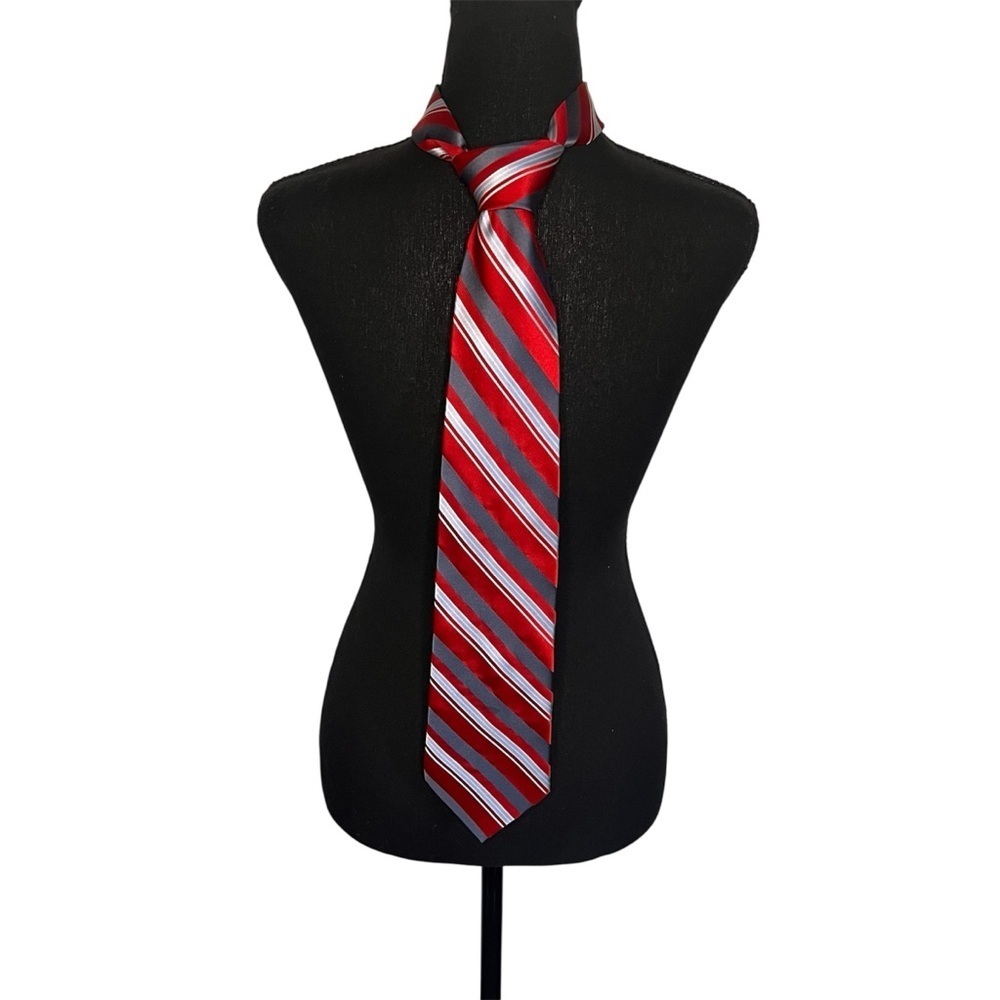 Robert Villini Tie 100% Silk Grey Red Black Striped 4” X 59” Hand Made